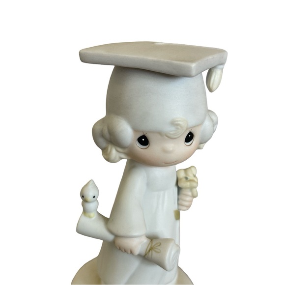 🎓Vintage Precious Moments Girl Graduate Figurine - NEW IN BOX - Picture 2 of 7